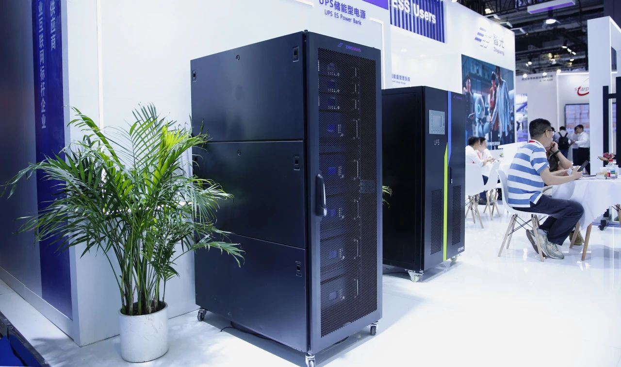 破局光储融合新纪元！新一代光电储一体化电源系统闪耀SNEC2025
